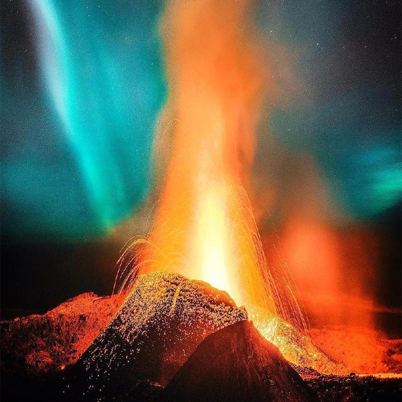 Northern Lights and volcanic eruption captured …