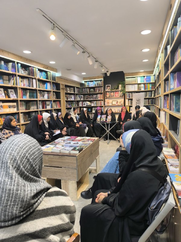 ***📚*** دورهمی کتاب نوجوانه