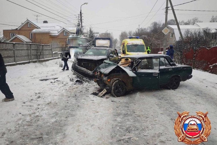 В Твери парень за рулем «ВАЗ-2107» …