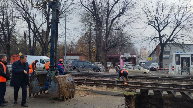 Специалисты «Краснодар Водоканала» продолжают ремонт трубопровода …