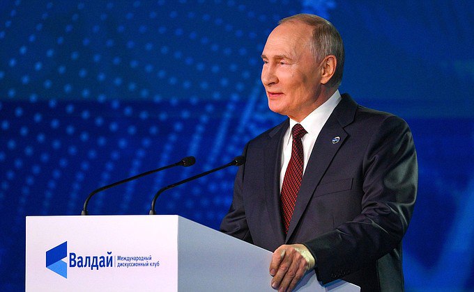 **Владимир Путин** на [заседании](http://www.kremlin.ru/events/president/news/75521) дискуссионного клуба …