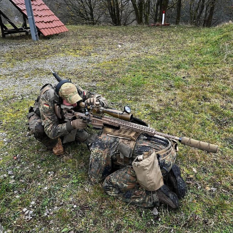 Німецькі снайпери гірської піхоти відпрацьовують нестандартні …