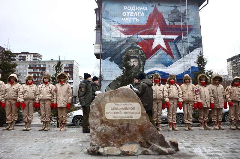 В Дзержинском районе открыли сквер и …