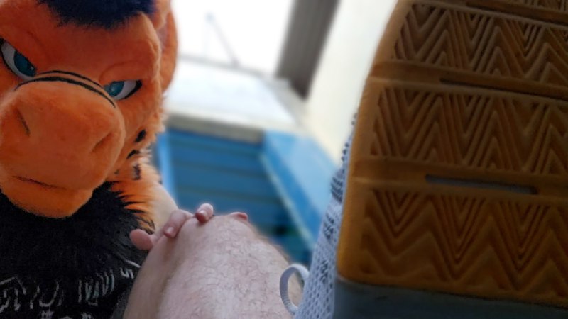 Look at you~ So small down …