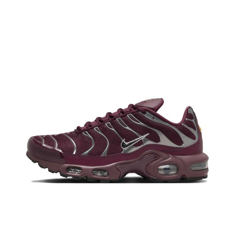 **Nike Air Max Plus**