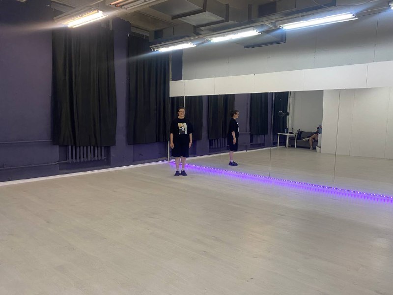 KY' DANCE STUDIO