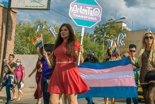 **Atacan a activista trans en Chihuahua; …