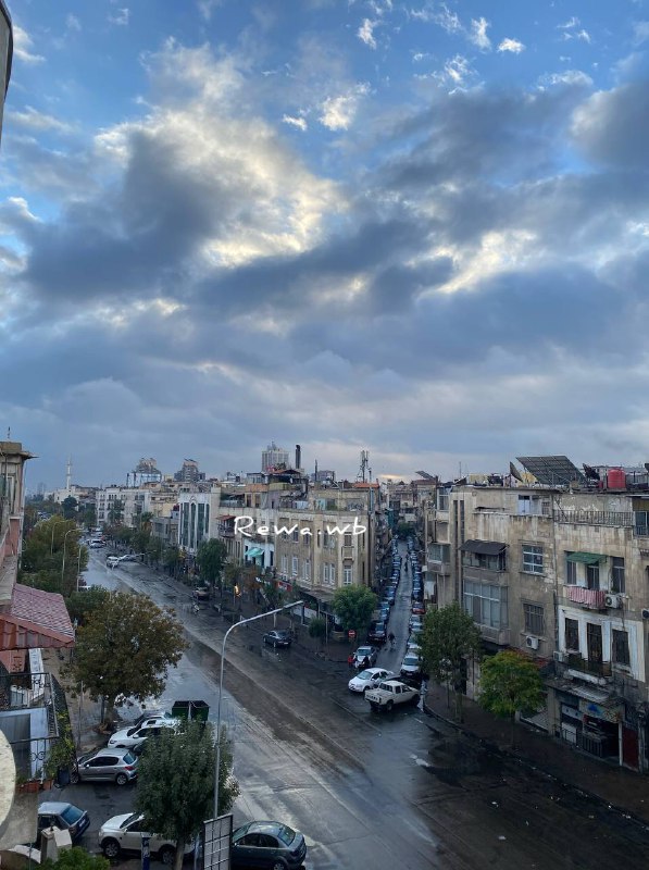 هُو القُرآن كخيُوط الشَّمس بين فتوق …