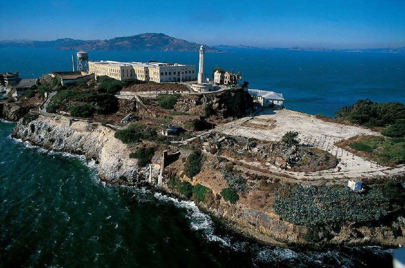 **Alcatraz***👮*****