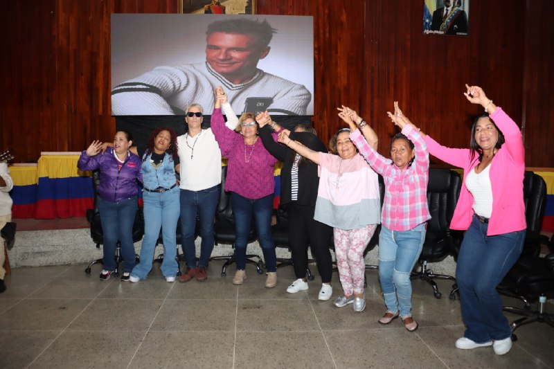 **Mujeres sostuvieron encuentro con el actor …