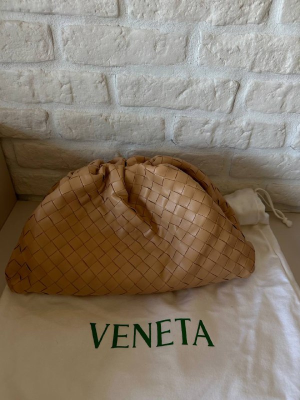 **Bottega Veneta Intrecciato**