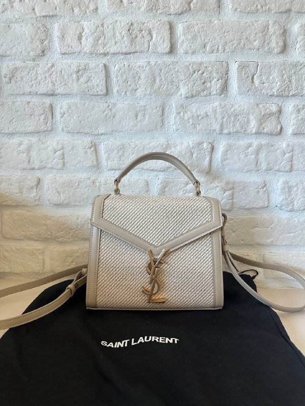 **Saint Laurent Cassandra**