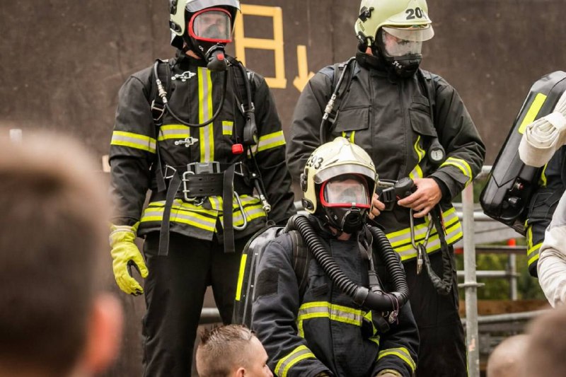 Firefighter suits can withstand temperatures up …