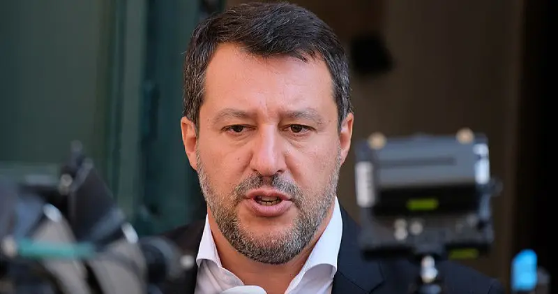 [Salvini a Genova: “Pensiero commosso verso le vittime del Ponte Morandi e della Samp in Serie B”](https://www.lercio.it/salvini-a-genova-pensiero-commosso-verso-le-vittime-del-ponte-morandi-e-della-samp-in-serie-b/)