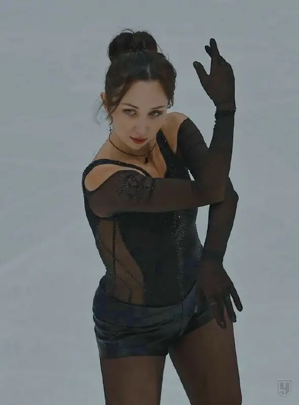 Elizaveta Tuktamysheva_Fan