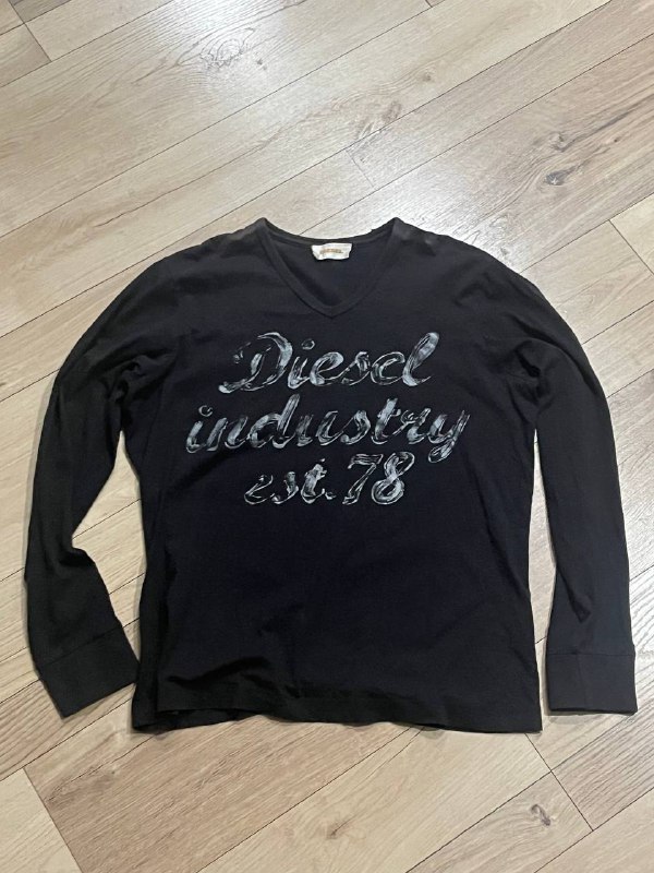 **Diesel Longsleeve**Состояние: **7/10**Замеры: **длина 64см, ширина …