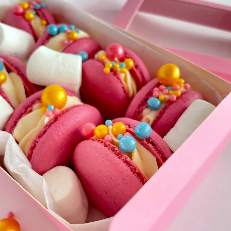 Macaron.on