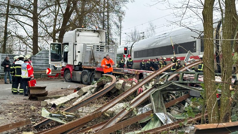 **Ein Toter, 25 Verletzte bei ICE-Crash …