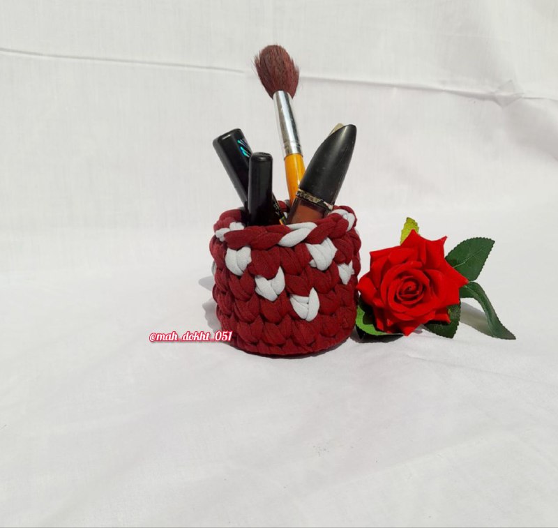 ᷍ اگر پیشِ کسی گریه کردی