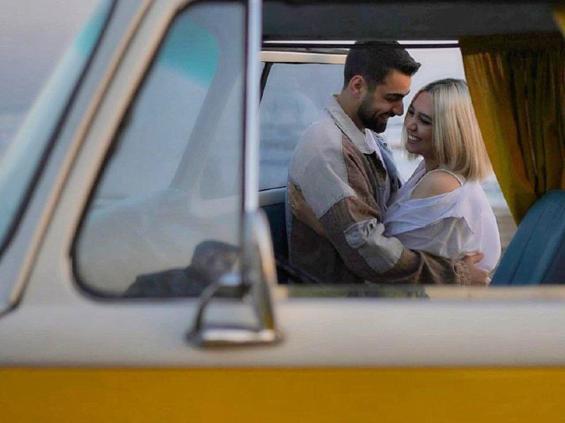 ❴عاشق آن نیست که هرلحظه زند …