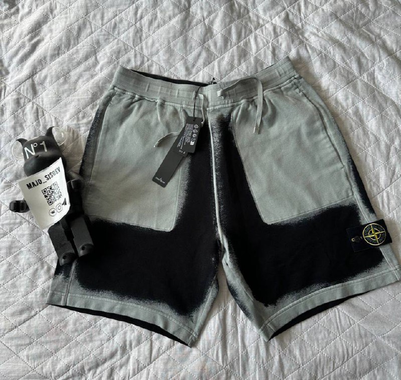 ***💸***Stone island hand sprayed shorts (78 …