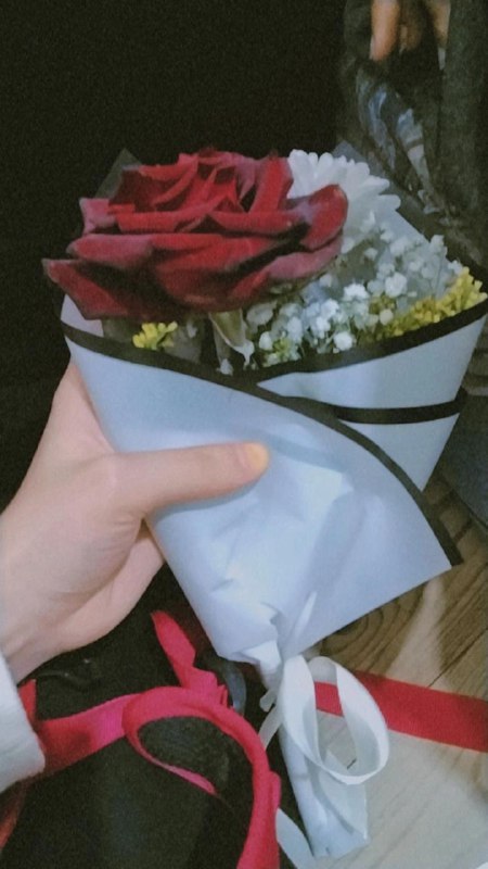**- الاشياء البسيطه جميلة.**𝒔𝒊𝒎𝒑𝒍𝒆 𝒕𝒉𝒊𝒏𝒈𝒔 𝒂𝒓𝒆 …