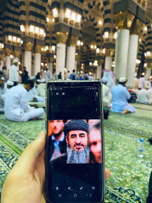 وێنەی ڕابەر و پێشەوامان ***?***