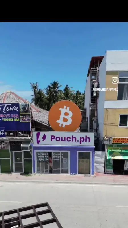 NEW: “[#Bitcoin](?q=%23Bitcoin) accepted here” signs popping up all over ***🇵🇭*** Boracay, Philippines ***🙌***