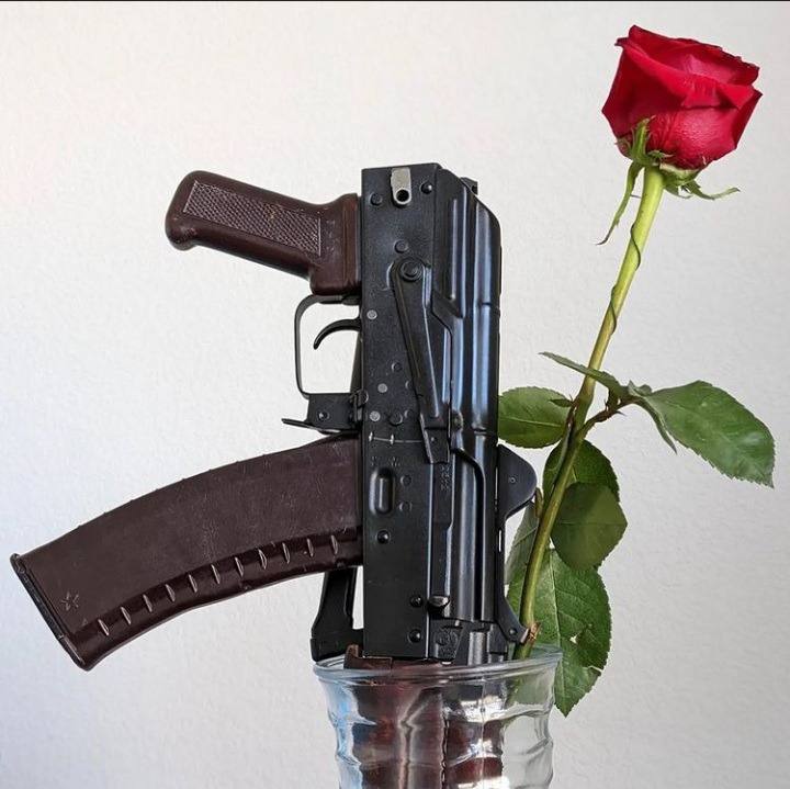 Happy singles day, schizos