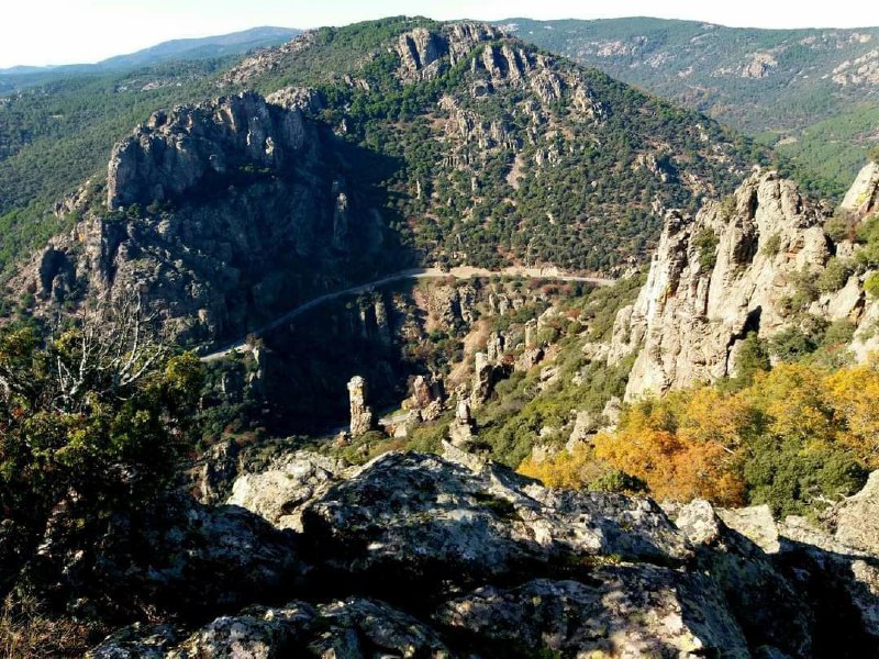 SIERRA MORENA; SIERRA MÁGICA