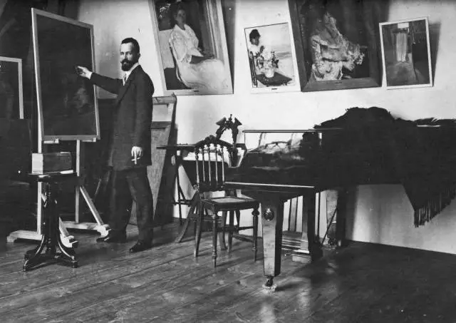 [Oleksandr Murashko](https://kyiv.gallery/statii/oleksandr-murashko-zhyttia-ta-tvorchist-heniia-ukrainskoho-vidrodzhennia) in his studio (1909)