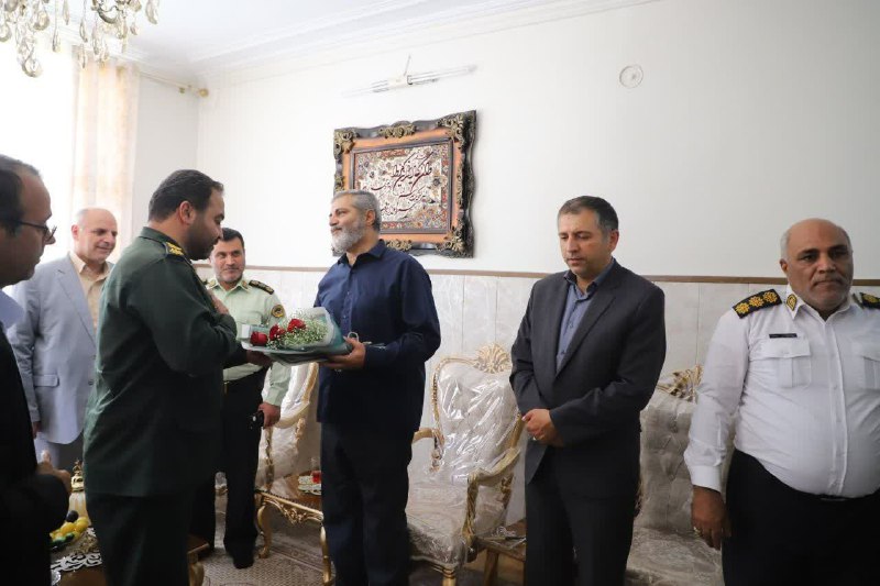 ***?***تجلیل فرمانده سپاه ری و مدیران …