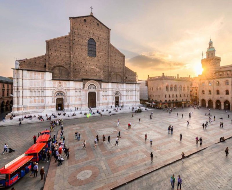 **Buon San Petronio Bologna.**