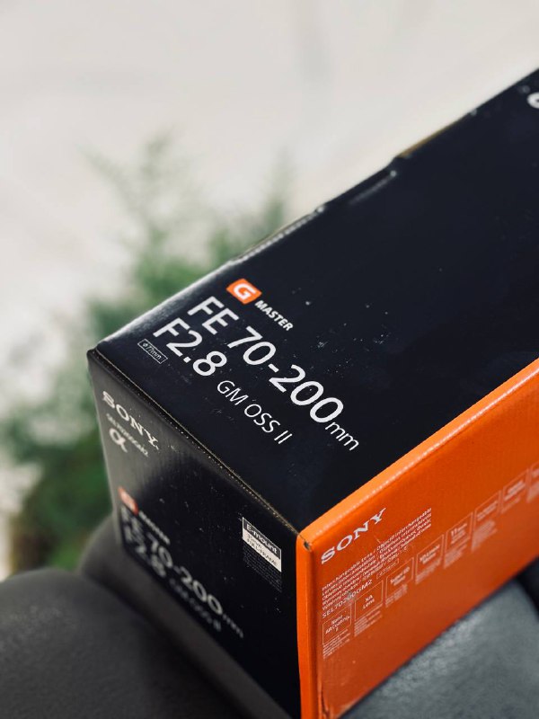 عدسة **Sony FE 70-200mm f/2.8 GM …