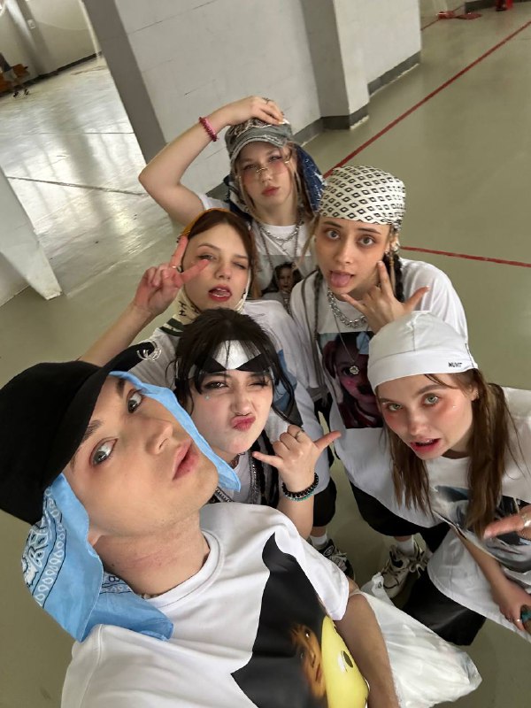 живу в кайф, курю spicy💅