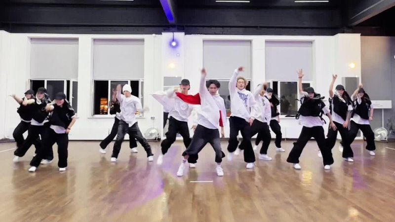 Вышел Dance practice “Okay”