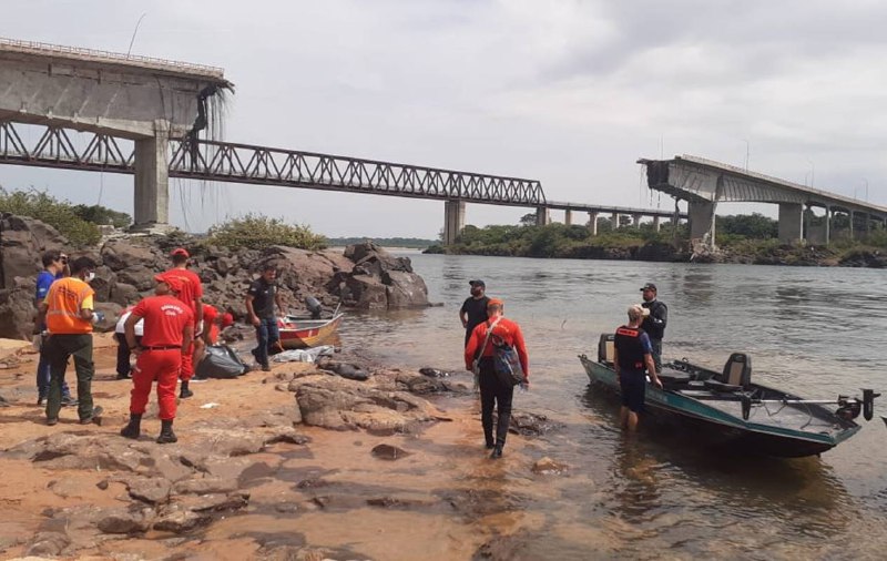 **Desabamento de ponte: hidrelétrica força pausa …