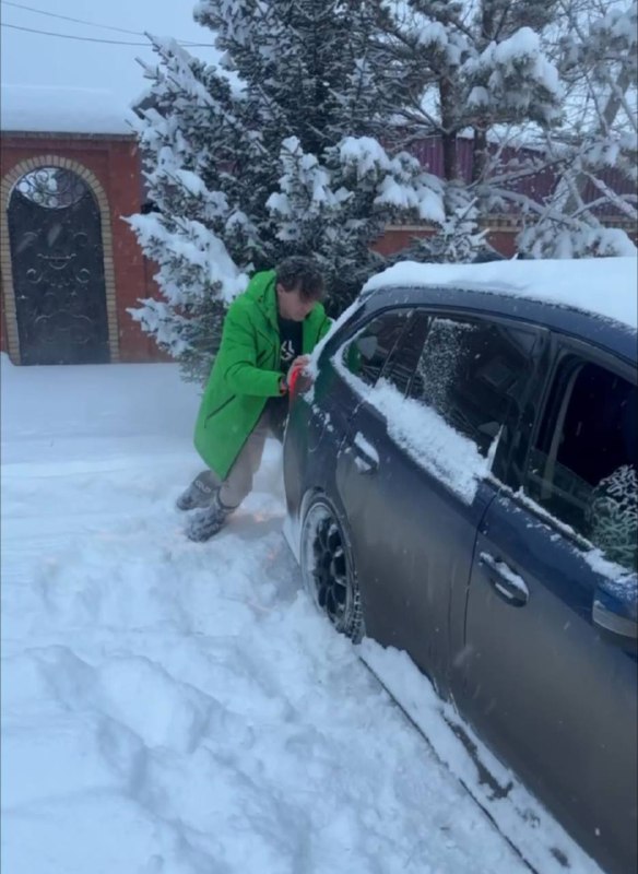 АРТУР МЭЙ