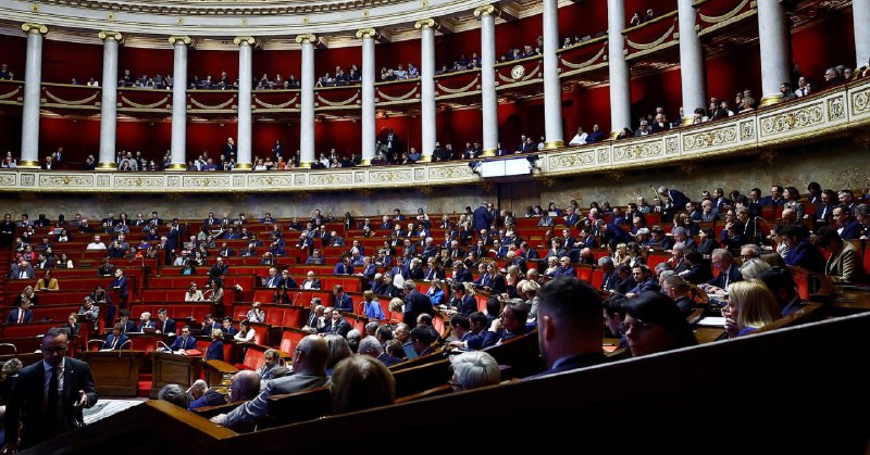 **Парламент Франції** [**виніс**](https://www.reuters.com/world/france-no-confidence-vote-live-updates-michel-barniers-government-expected-be-2024-12-04/) **вотум недовіри уряду …