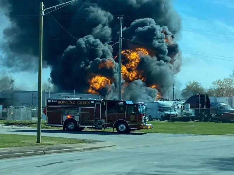 JUST IN - Massive fire, explosion …