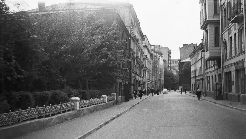 Спиридоньевский переулок, 1975
