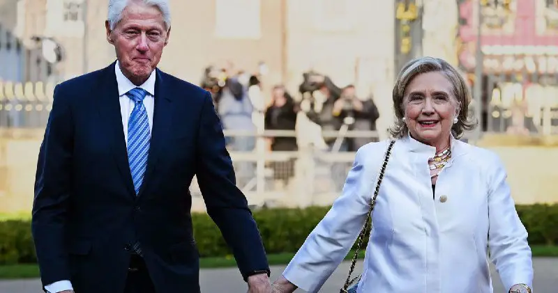 Bill e Hillary Clinton hanno ricominciato a fare politica, dietro le quinte. La vittoria di Donald Trump si fa sempre …
