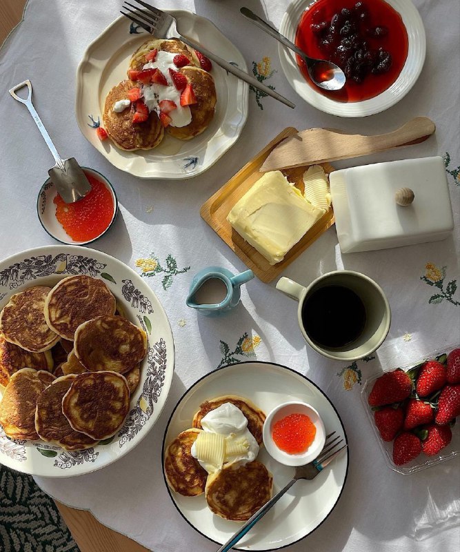**سلام صبح بخیر***🍳******☕️******🫖******🧀******🧈******🥞***