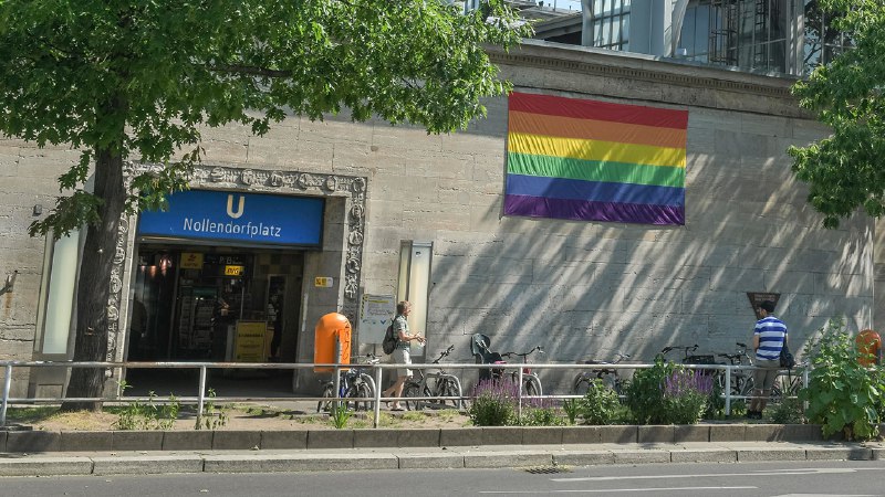 *****?***man munkelt,... Nollendorfplatz wird Regenbogenkiez*****⁉️***