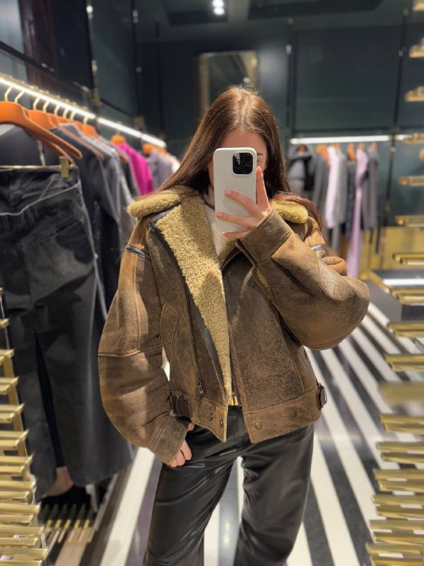 [#AcneStudios](?q=%23AcneStudios) ***🛍️*** [#одежда](?q=%23%D0%BE%D0%B4%D0%B5%D0%B6%D0%B4%D0%B0) [#дубленка](?q=%23%D0%B4%D1%83%D0%B1%D0%BB%D0%B5%D0%BD%D0%BA%D0%B0)