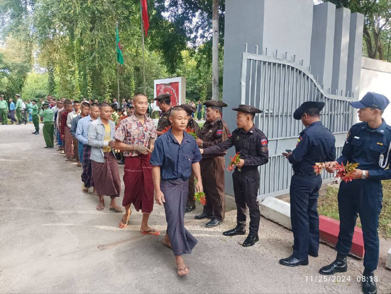 ထန်းရည်ဆိုင်ထိုင်နေတဲ့ အမျိုးသား ၆ ဦးကို ပျူစောထီးတွေက ပေါ်တာဆွဲဖမ်းဆီး