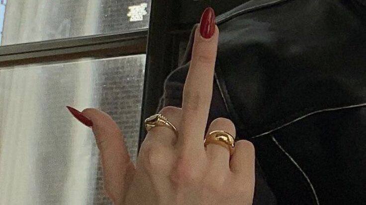 فعلا اسم نداره‌.