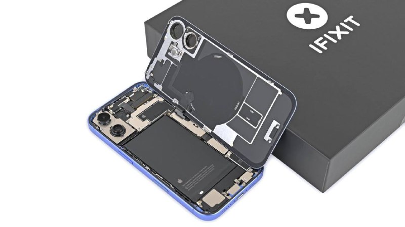 iFixit [назвали](https://www.ifixit.com/News/100352/we-hot-wired-the-iphone-16) линейку iPhone 16 самой …