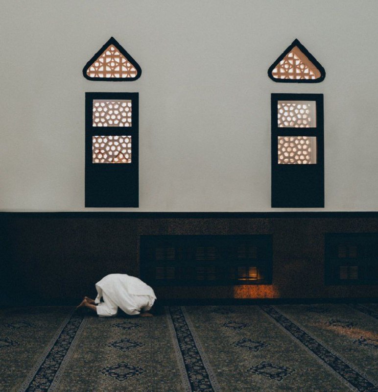 "كُلُّ الرِّحَابِ سِوَى رِحَابكَ وَحشَةٌ