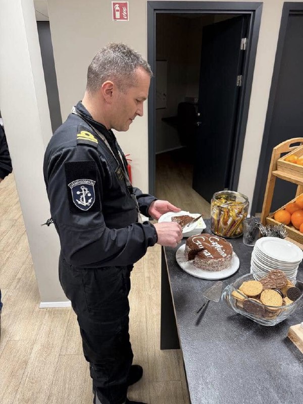 [Landhelgisgæsla Íslands/Icelandic Coast Guard (Facebook)](https://facebook.com/landhelgisgaeslan/posts/1010406777785239)